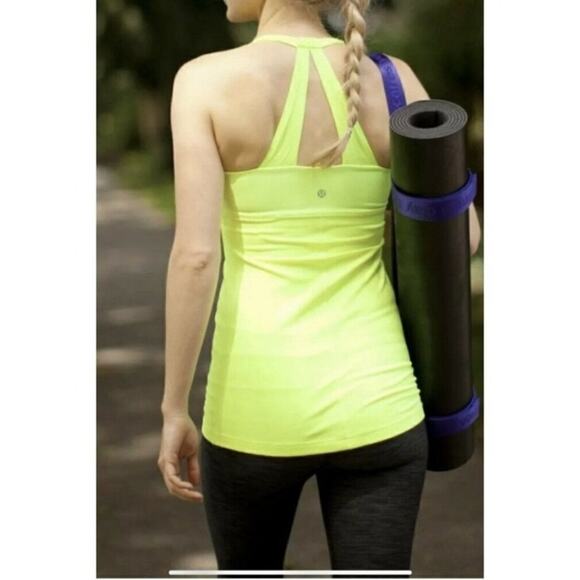 Lululemon Scoop Me Up Workout top  size 4 - Picture 1 of 7